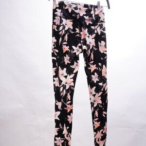 Victoria's Secret flow on-point leggings NWOT